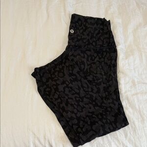 lululemon athletica Black Camo Women Cropped Leggings